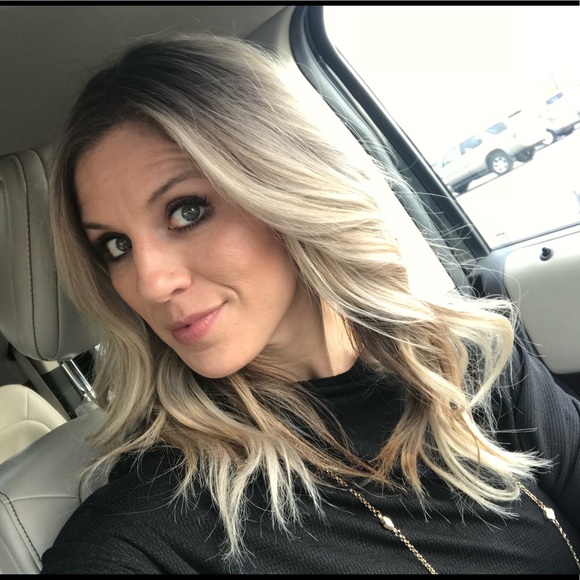 Meet your Posher, Justina - Picture 1 of 1